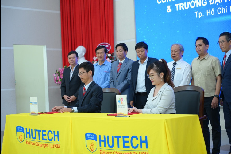 cong ty cp phan phoi cong nghe quang dung ky ket hop tac tren nhieu phuong dien tai hutech techshow 2022