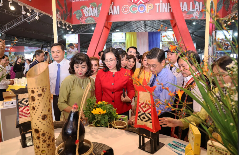 dua san pham dac san vung mien den nguoi tieu dung thanh pho ho chi minh