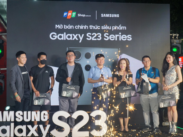 fpt shop giao 500 may galaxy s23 chinh hang ngay gio dau mo ban