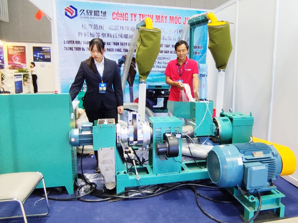 khai mac trien lam nganh nhua va cao su co hoi cho doanh nghiep viet tiep can cong nghe san xuat tien tien