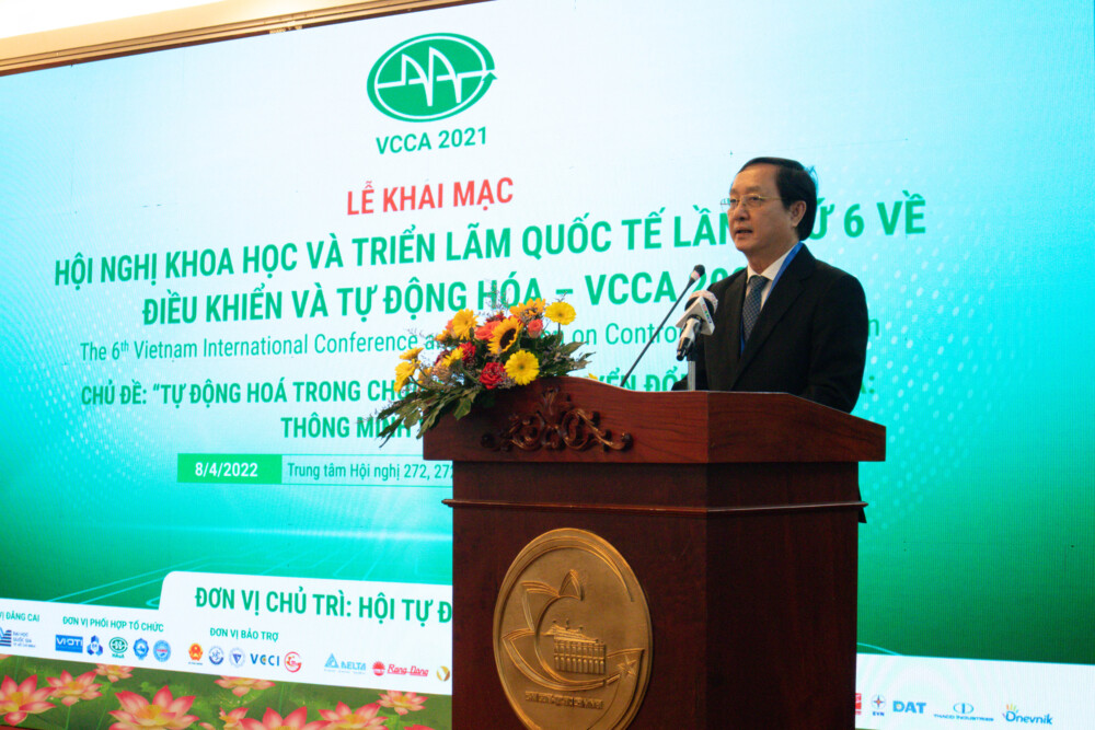 khai mac vcca 2021 voi su tham gia cua hang tram nha khoa hoc va dong dao khach tham quan trien lam