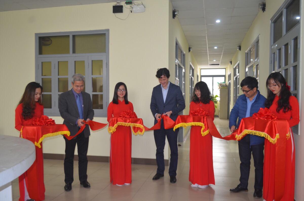 khanh thanh phong thi nghiem tu dong hoa tich hop toan dien