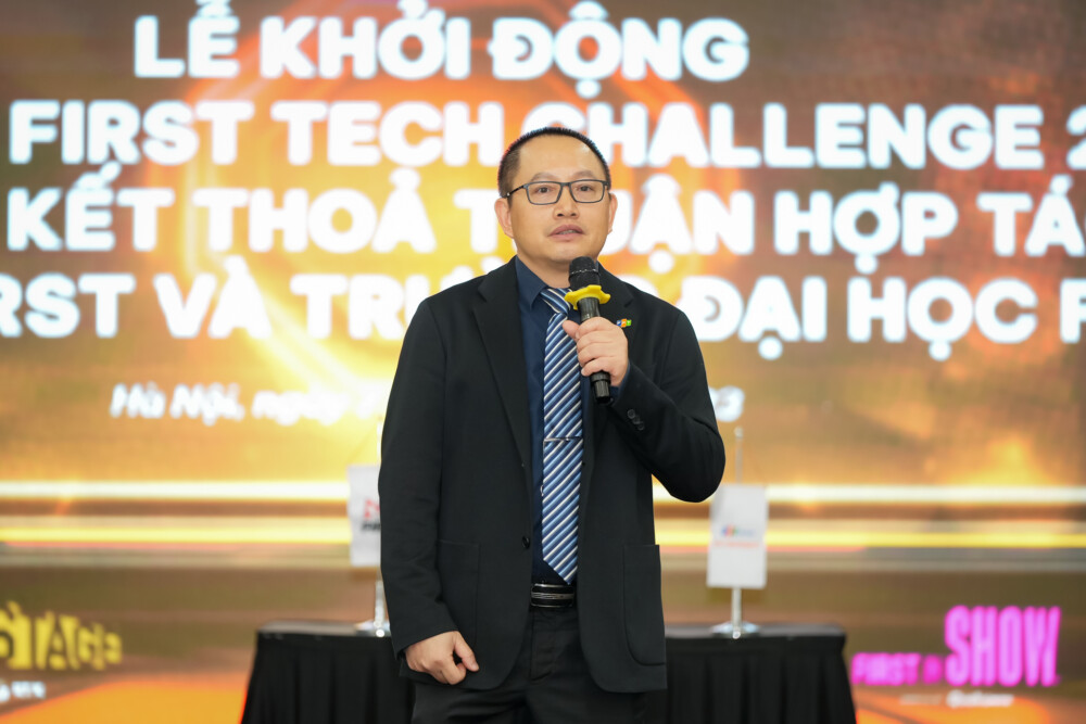 lan dau tien cuoc thi first tech challenge duoc to chuc tai viet nam