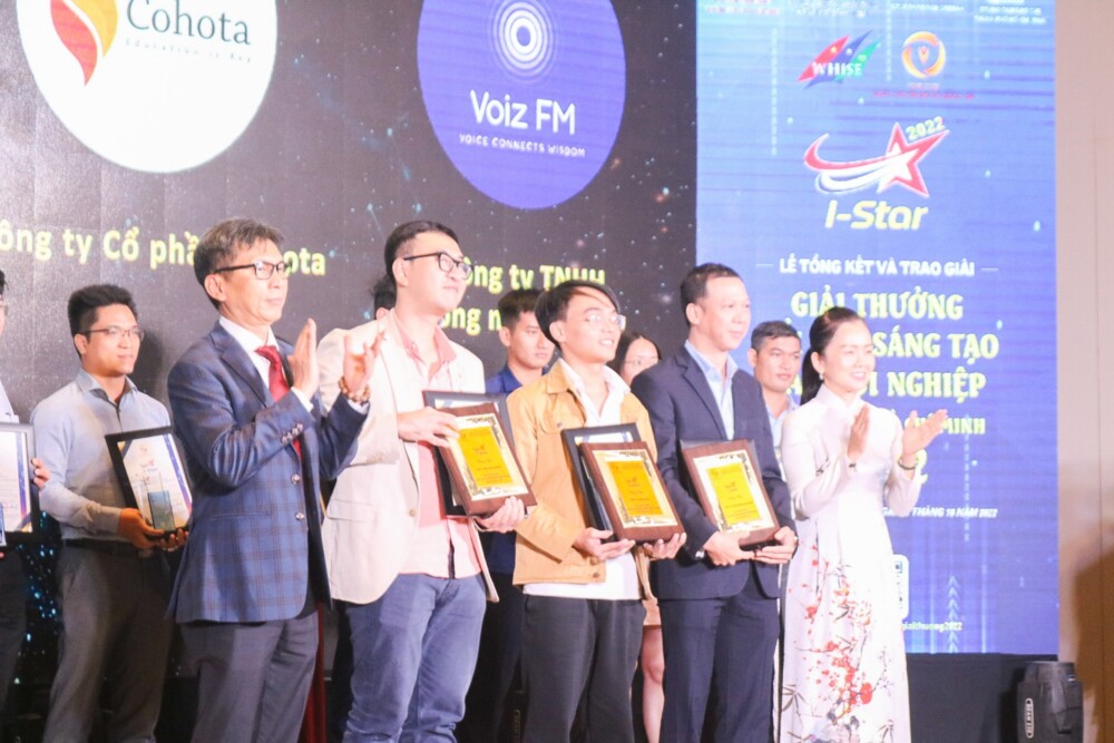 le trao giai thuong doi moi sang tao va khoi nghiep tphcm 2022 i star 2022