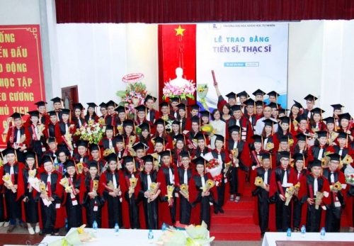 Đào tạo tiến sĩ: Mệnh lệnh hành chính cứng nhắc có thể khiến chuẩn mực bị bẻ cong