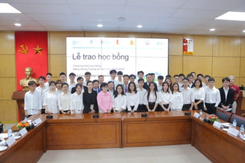 Học bổng năng lượng tương lai: chấp cánh nghề nghiệp cho sinh viên ngành Điện