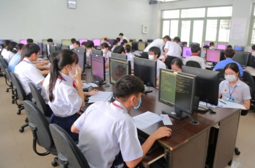 Phát hiện và bồi dưỡng tài năng trẻ công nghệ qua cuộc thi “Giờ lập trình 2024”