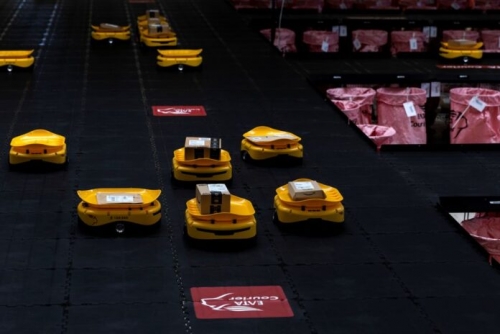 Robot giúp đẩy nhanh tốc độ các dịch vụ bưu chính ở Hy Lạp
