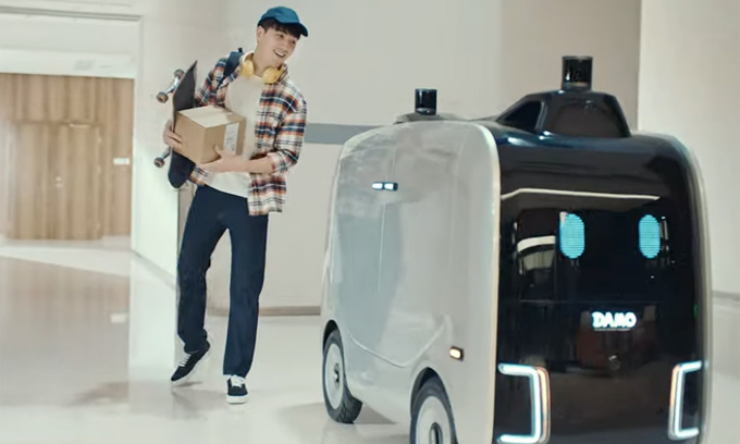 mot trieu goi hang trong le hoi mua sam duoc giao bang robot