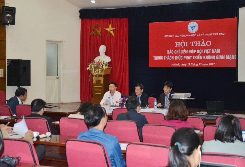 nguoi lam bao can ung xu co trach nhiem tren mang xa hoi