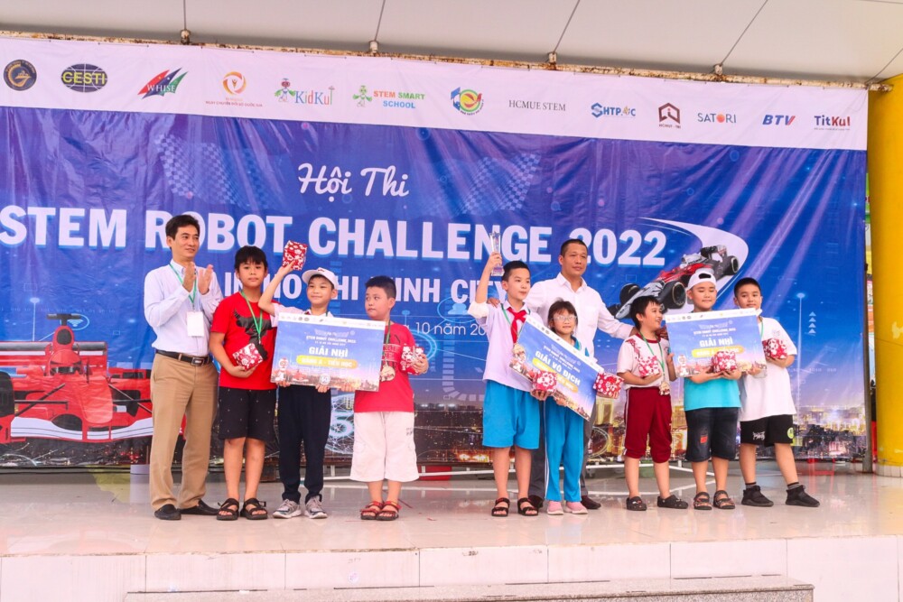 stem robot challenge 2022 hoi thi sang tao danh cho hoc sinh tphcm