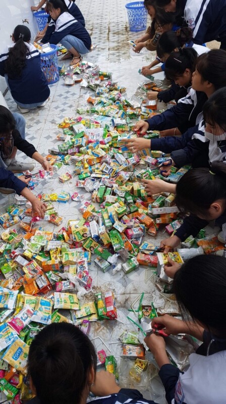 tetra pak dau tu day chuyen tai che hien dai tai nha may giay dong tien