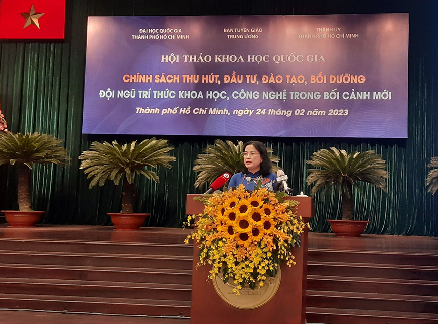 thu hut nhan tai can co che thao go tu trung uong