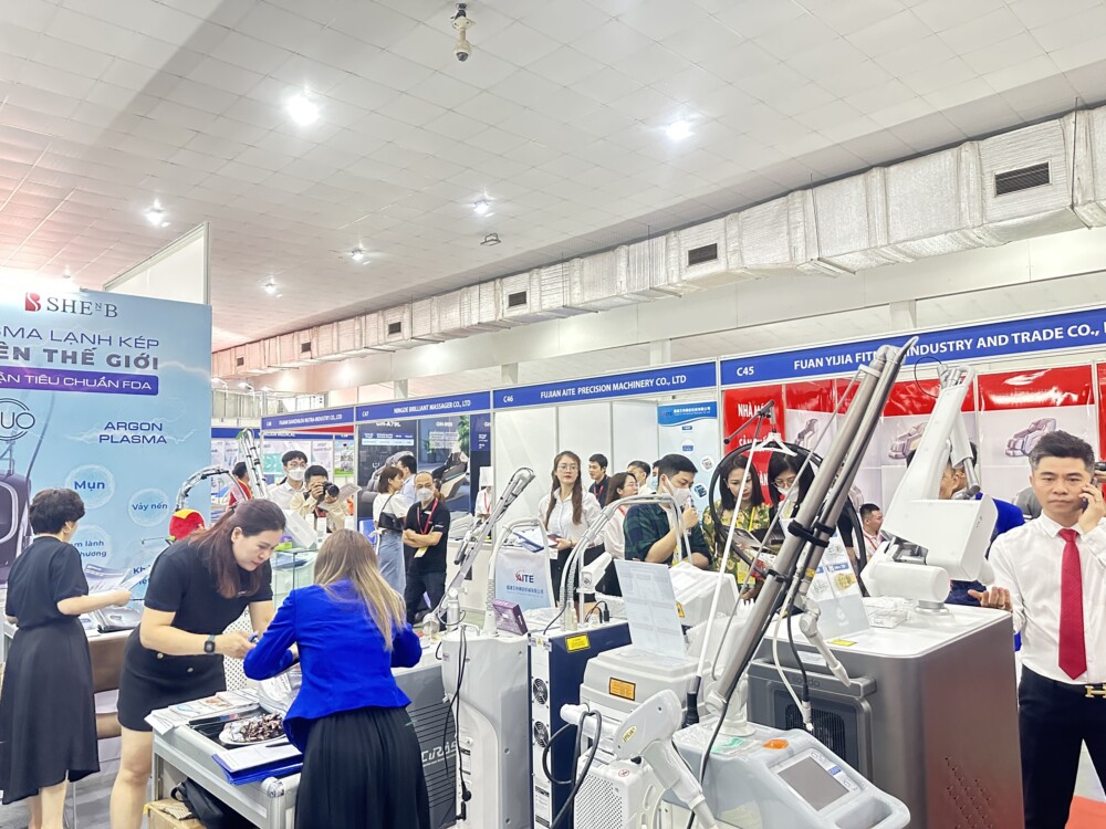 trien lam vietnam medi pharm 2023 thu hut hon 500 gian hang tu hon 30 quoc gia