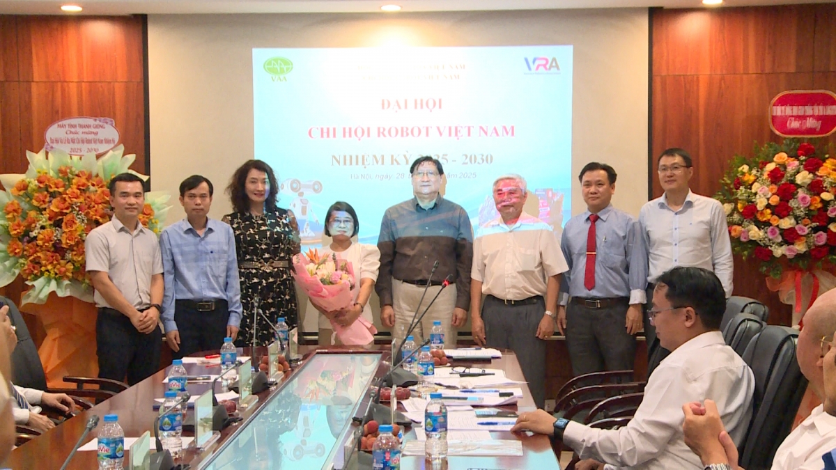 Chi hội Robot Việt Nam ra đời thúc đẩy sự phát triển của sản phẩm công nghệ chiến lược
