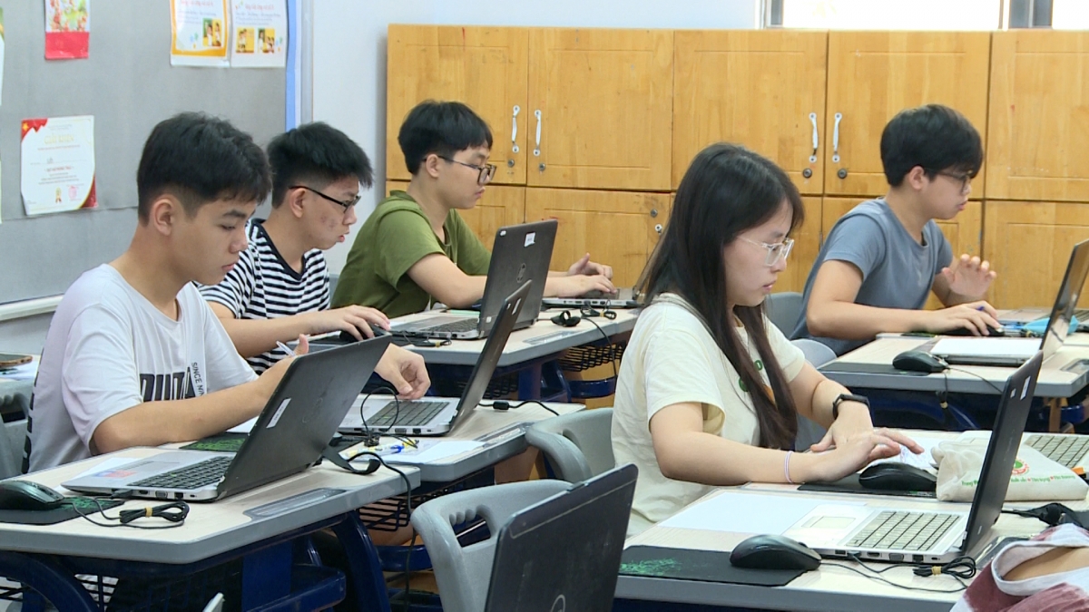 Hơn 17000 học sinh “so tài trí tuệ” tại Chặng 4 VNMF