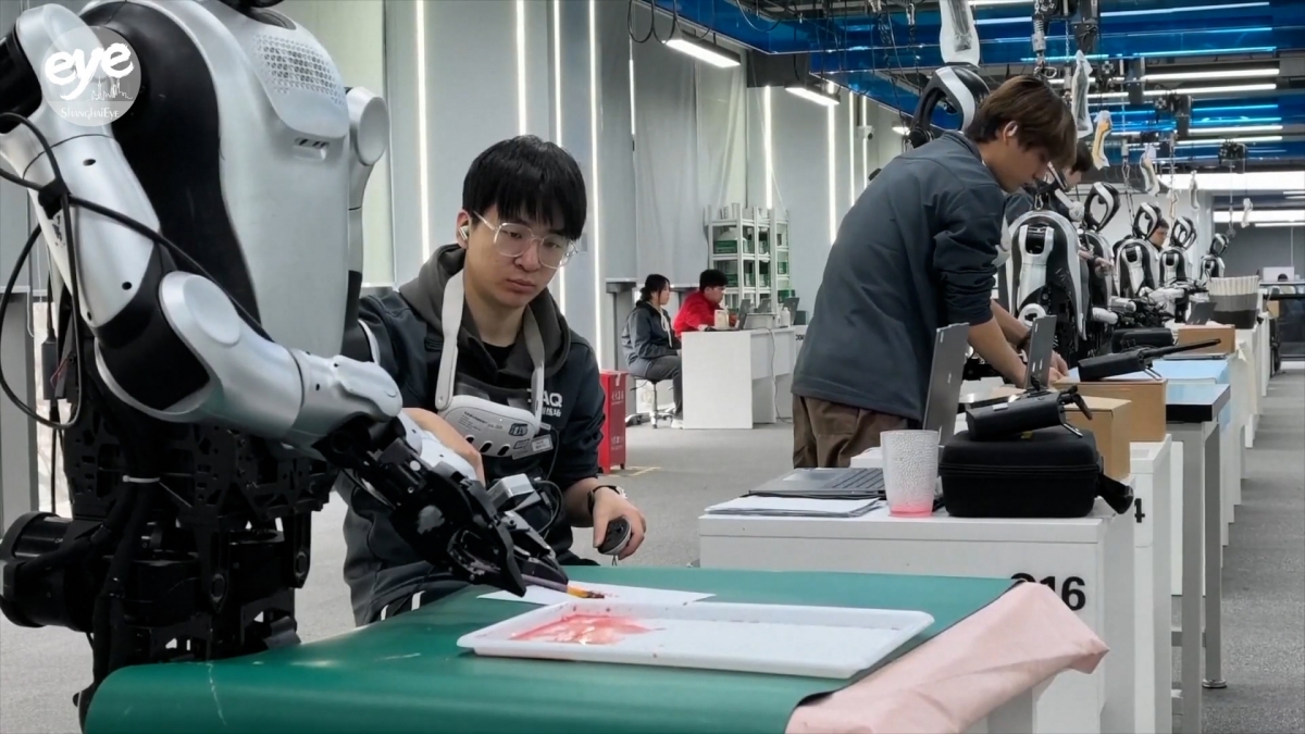 Cơn sốt robot hình người tạo làn sóng việc làm mới dựa trên dữ liệu tại Trung Quốc